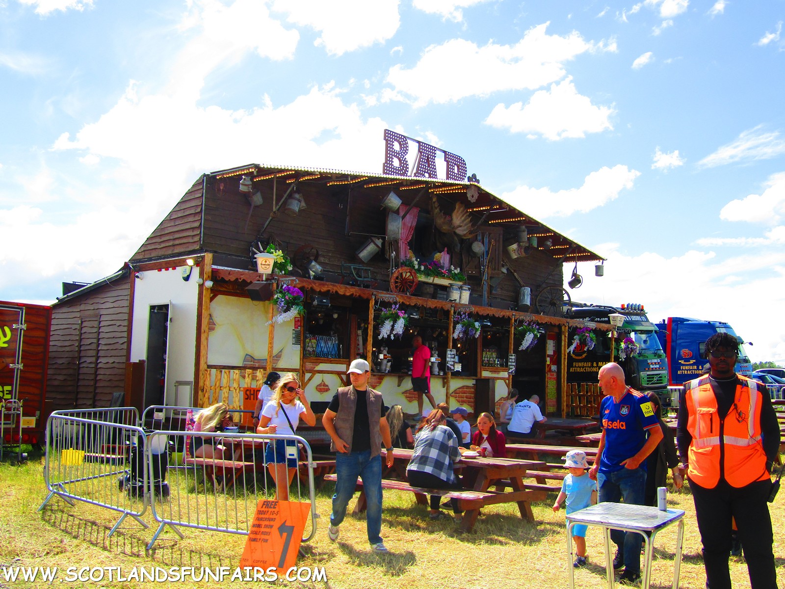 Stanley Reeves Bar
