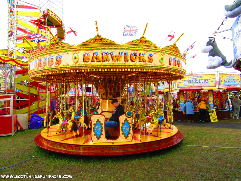 Llyodd Barwicks Mini Gallopers