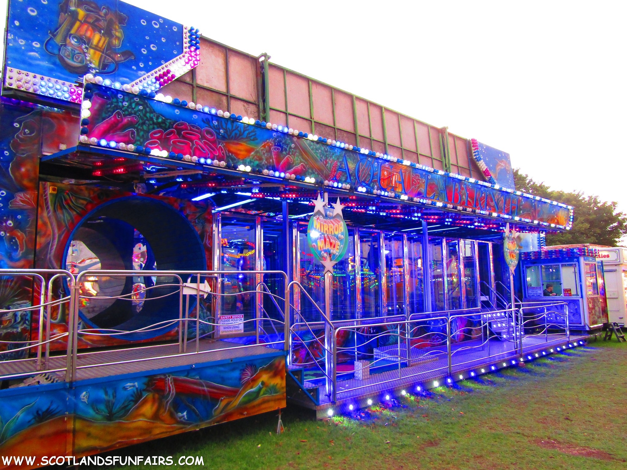 Oliver Gilbeys Mirror Maze