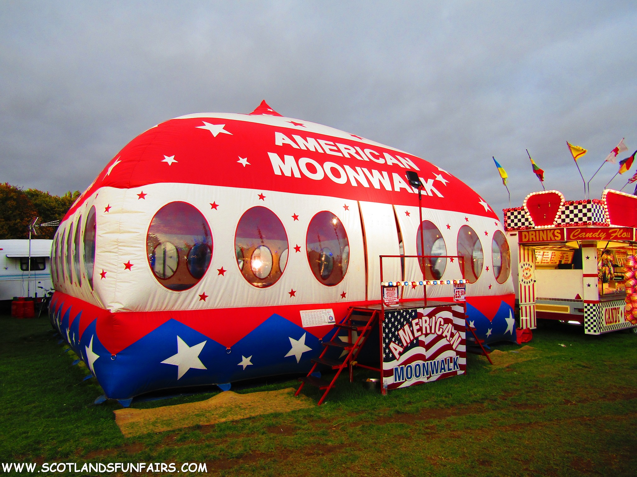 Spencer & Monty Wrights Moonwalk