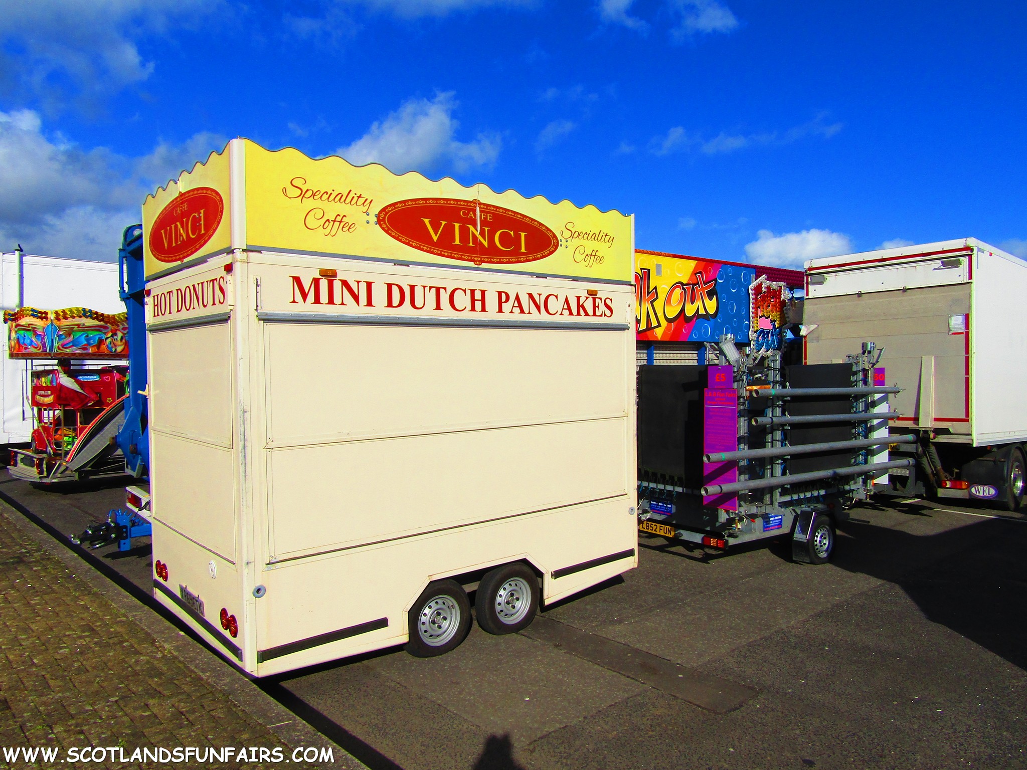 Carrick Broughtons Kiosk & Bungees Load