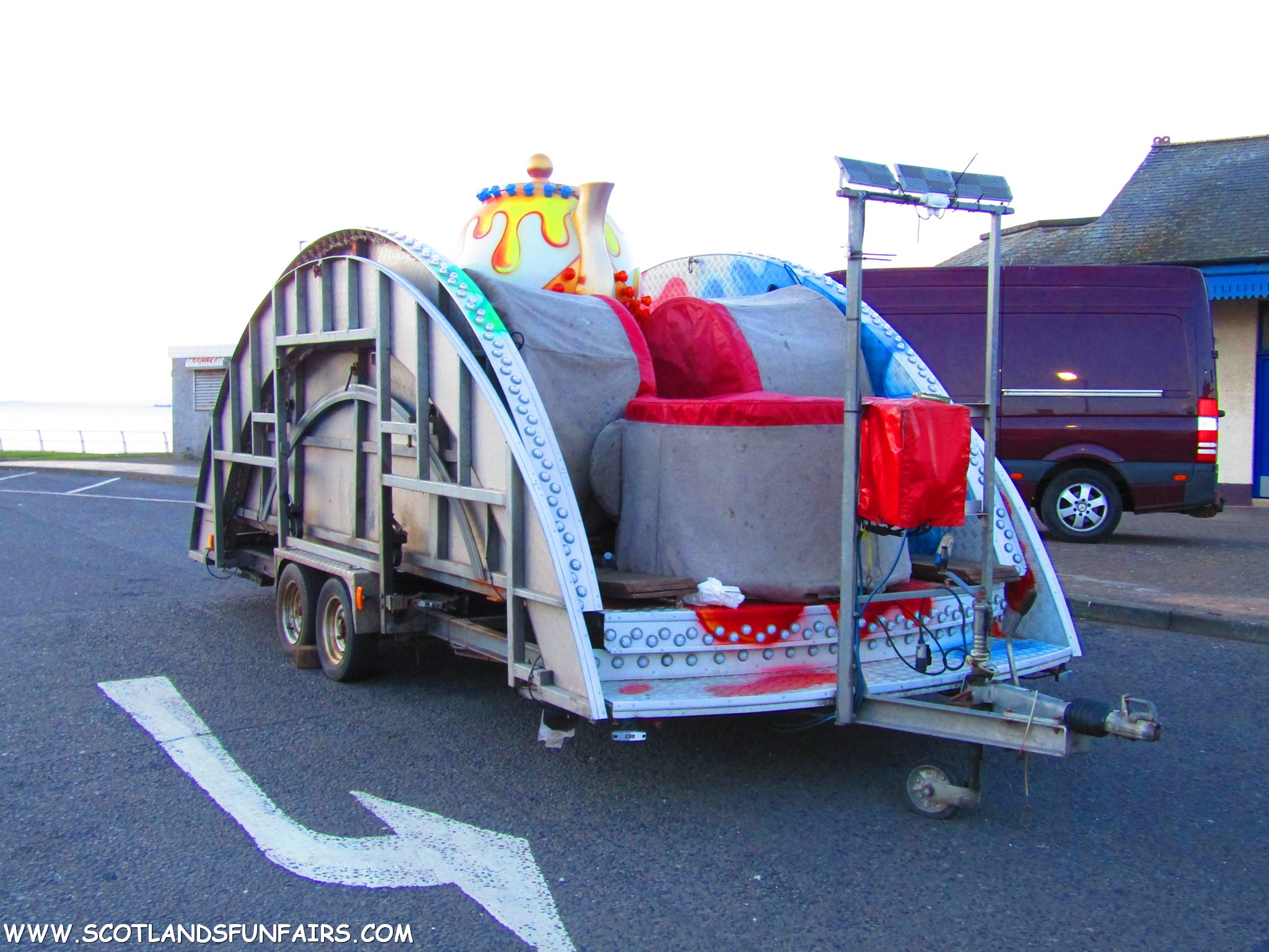 Phillip Paris's Teacups Load