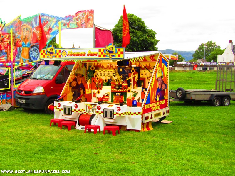 Asa Pullars Water Guns