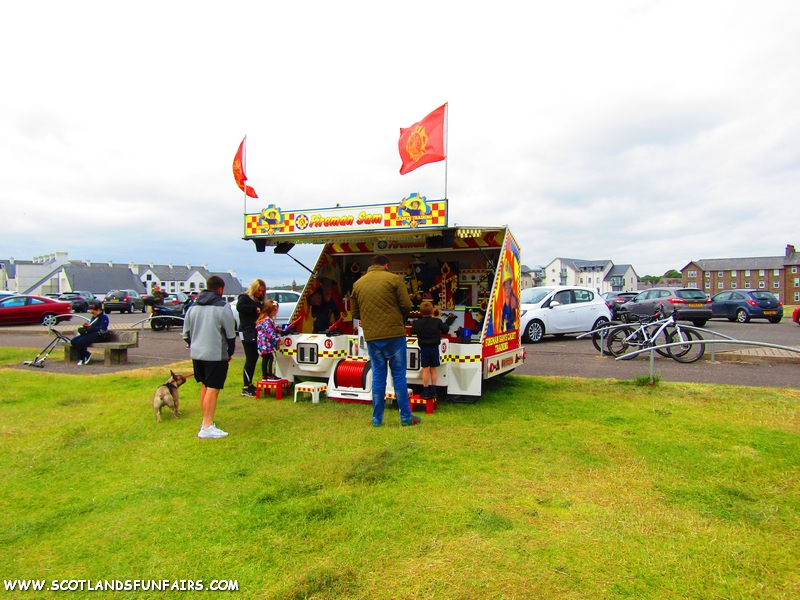 Asa Pullars Water Guns