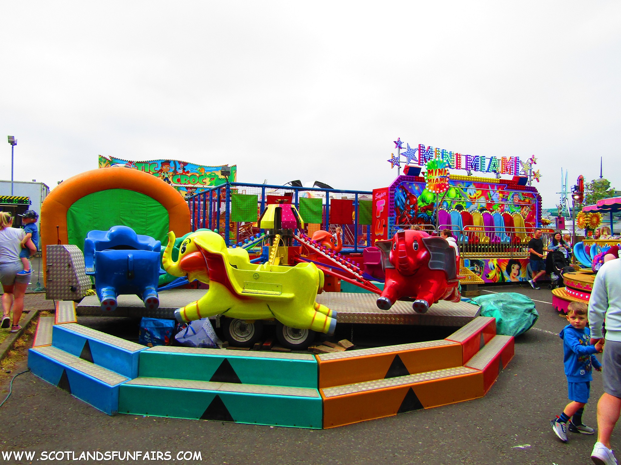 Fraser Coats Flying Dumbos