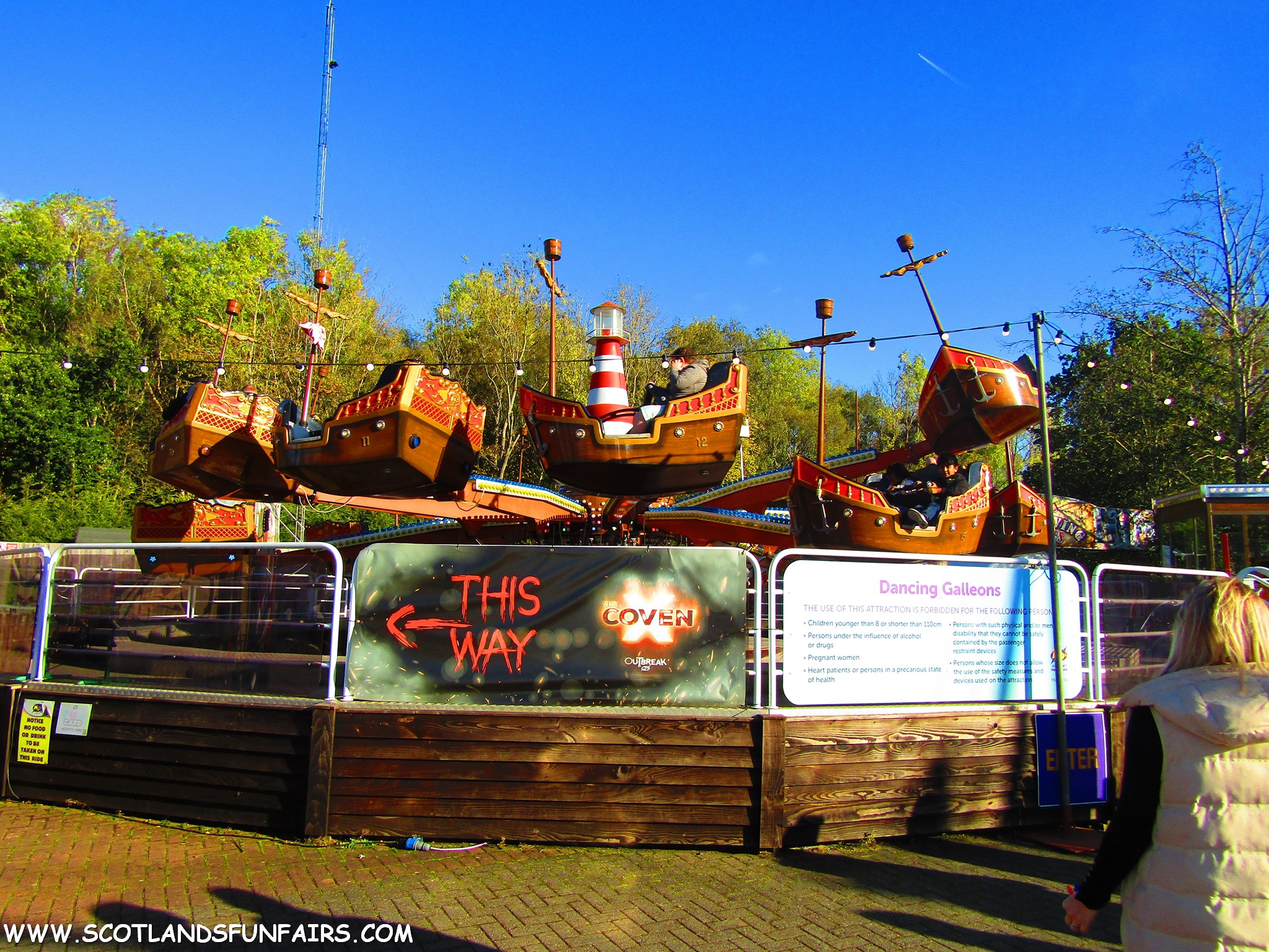 M&D's Theme Parks Jumper