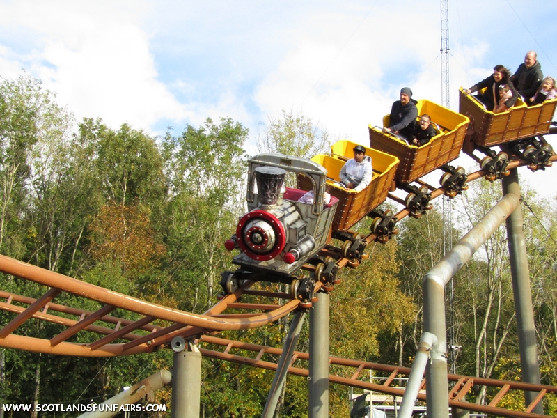 M&D's Theme Park Rollercoaster