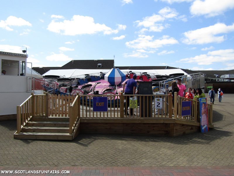 M&D's Theme Parks Superbob